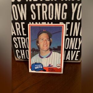 Topps Mets Baseball Card with Blue and Red Accents
